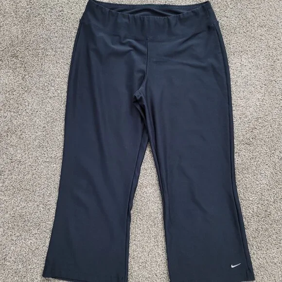 Nike Black Retro Capris Wide Leg Yoga Pants Medium - Picture 1 of 9